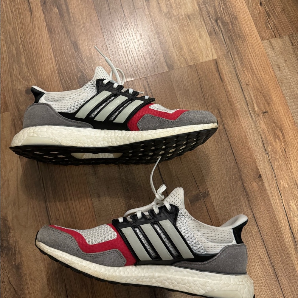 Men’s adidas boosts